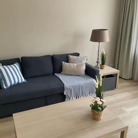 & Bella Vista