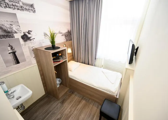 & Bella Vista Aparthotel